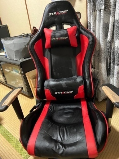 本日で削除します!早めの処分希望。中古ゲーミングチェア赤色