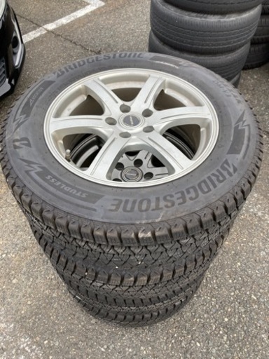 225/65/17 スタッドレス　2019年製造