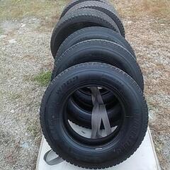 2Tキャンター外し。185/85R16
スタッドレスタイヤ
