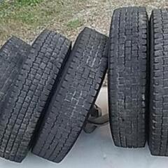 2Tキャンター外し。185/85R16
スタッドレスタイヤ
の画像