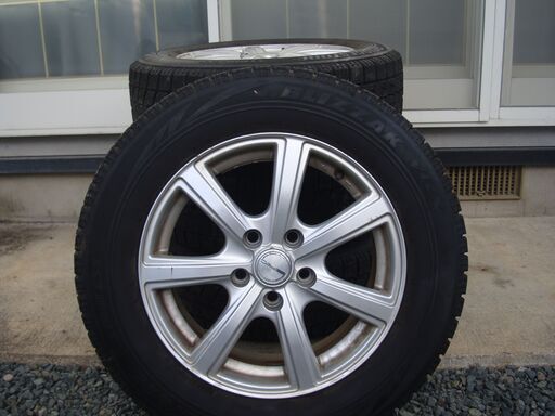 スタッツドレス　ブリザック205－６５－R16　（バリ山）