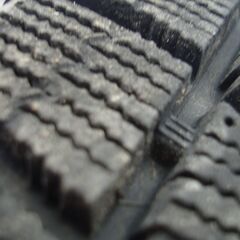 スタッツドレス　ブリザック205－６５－R16　（バリ山）の画像