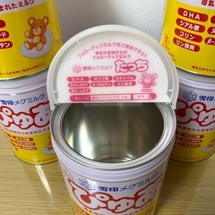 空き缶　粉ミルク　大缶　フタ付き　12缶の画像