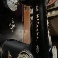 レトロ　ミシンの画像