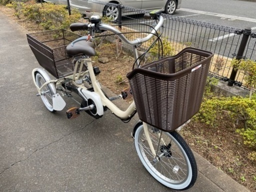 電動アシスト三輪車　ヤマハPASワゴン　ほぼ新車