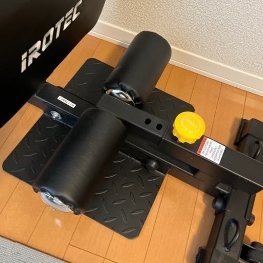 IROTEC シシースクワットマシン