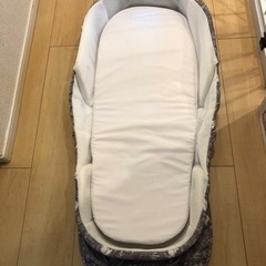 snuggle nest 赤ちゃん　携帯　ベッド