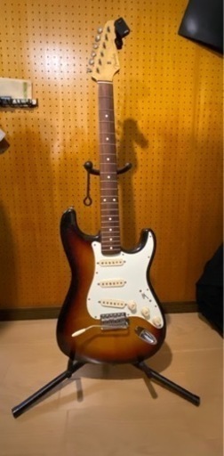 Fender stratocaster スタンド付き※11月27日(日)迄