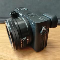 🔴新品レベル:α6500カメラとSELP1650レンズのセットの画像
