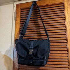 NOMADIC　ショルダーバッグ
