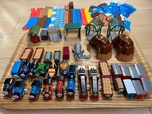 カプセルプラレール トーマス等