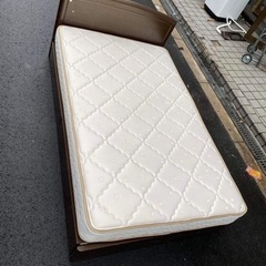 ?セミダブルベッド㊗️マットレスあり?配達可能?組み立てまで