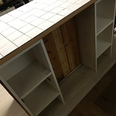 キッチンアイランド 大収納力の画像