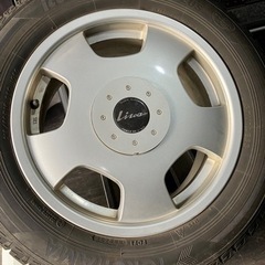 215/60R16 ホイール付きスタッドレスタイヤ