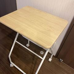 【無料】折りたたみミニテーブルの画像