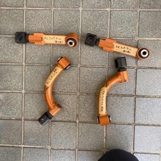 アッパーアーム