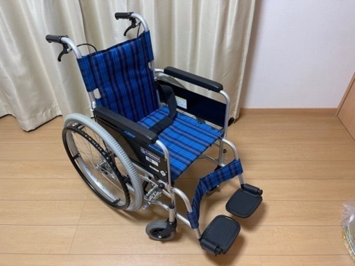 超美品カワムラサイクル車椅子 折りたたみ車いすKAJ202B-40