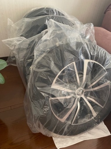 新品タイヤ　4ほん