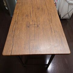 ダイニングテーブルの画像