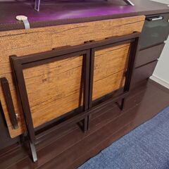 ダイニングテーブルの画像