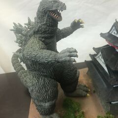 激レア商品！！　イノウエアーツ　キングコングVSゴジラ　熱海城の決戦　ジャンク　　配送不可商品　店頭引き取り限定　【ジャングルジャングル堺初芝店】　堺市（東区　西区　北区　南区　堺区　美原区）高石市　泉大津市　忠岡町　和泉市　松原市　大阪狭山市の画像
