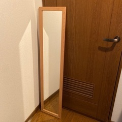 鏡　立てかけるタイプの画像