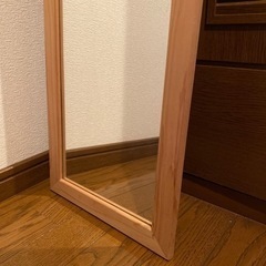 鏡　立てかけるタイプの画像