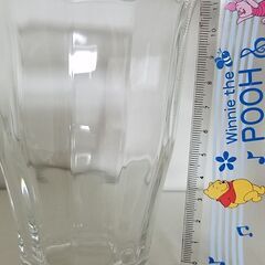 ガラスのコップの画像