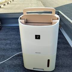 シャープの除湿機 2016年製 CV-E71-W