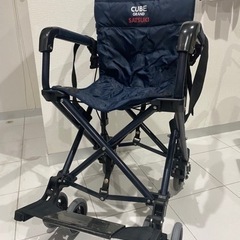 車椅子 軽量 折り畳み ●携帯用車椅子 CUBE630(キューブ630)紺 リーマン ノーパンクタイヤ 介護用品 携帯車いすの画像