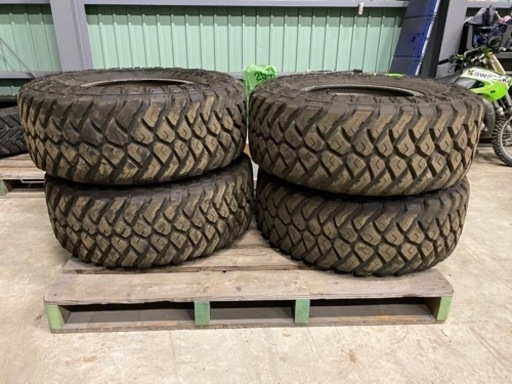 値下げしました！マキシス　315/70R17 4本　バリ溝 ランクル等に！ホイール付属しません。