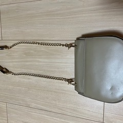 ベージュ　ショルダーバッグ　の画像