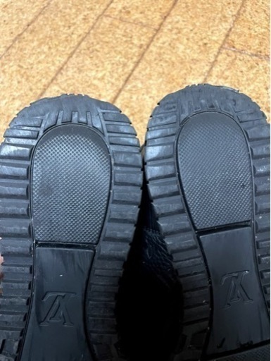 LOUIS VUITTON ランアウェイライン スニーカー黒