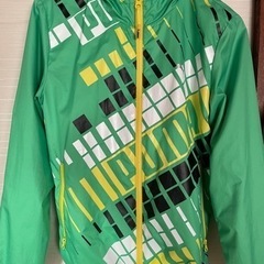 PUMAウィンドブレーカー