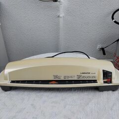 ラミネーター