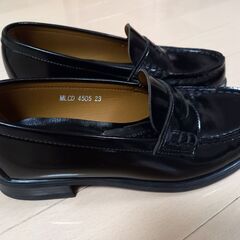 ローファー　黒　23.0の画像