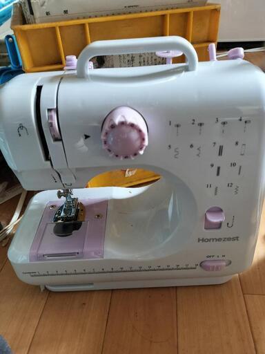 家庭用ミシン。一度のみ、使用しました。