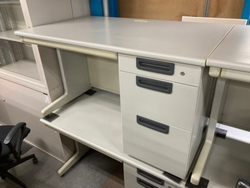 プラス 片袖机 1200 事務机 幅120cm カギ有 中古
