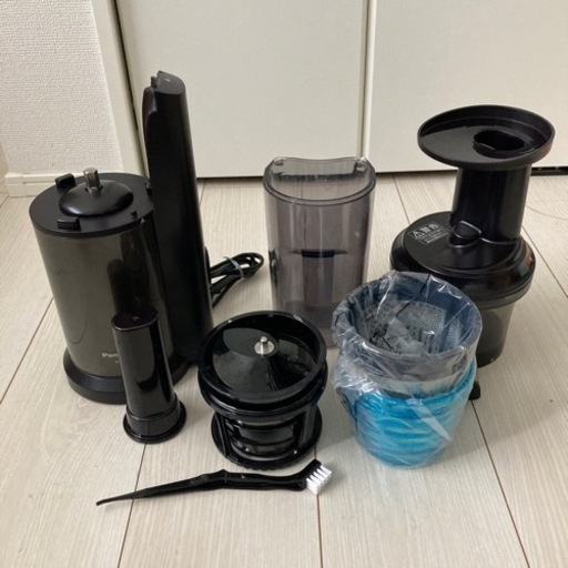 Panasonic 低速ジューサー VITAMINSERVERビタミンサーバー グラファイトグレー MJ-L600-H ほぼ新品