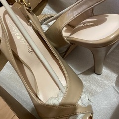 ベージュヒール
