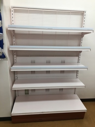決まりました　商品棚