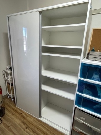 ホワイト収納棚