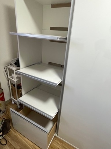 ホワイト収納棚