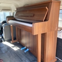 古い電子ピアノ。