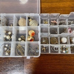ピアス(１つ250円です。)
