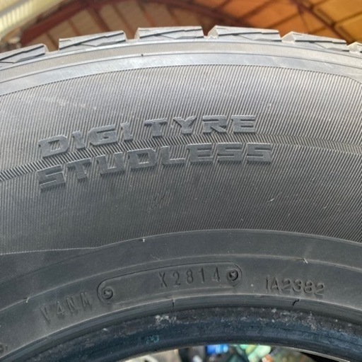 ダンロップ  ウィンターマックスＳＪ８　275/70R16 ４本