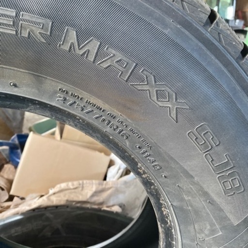 ダンロップ  ウィンターマックスＳＪ８　275/70R16 ４本