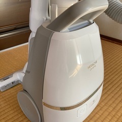 日立　HITACHI  掃除機　紙パック式　白　ホワイトの画像