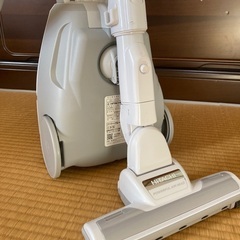 日立　HITACHI  掃除機　紙パック式　白　ホワイトの画像