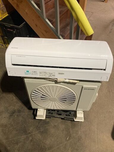 【中古】美品　アイリスオーヤマ・ルームエアコン・IHF-2204G・2021年製